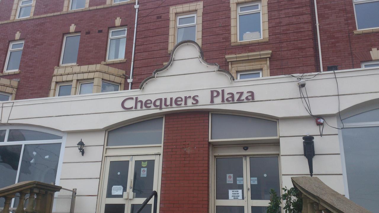 Chequers Plaza Hotel แบล็คพูล ภายนอก รูปภาพ